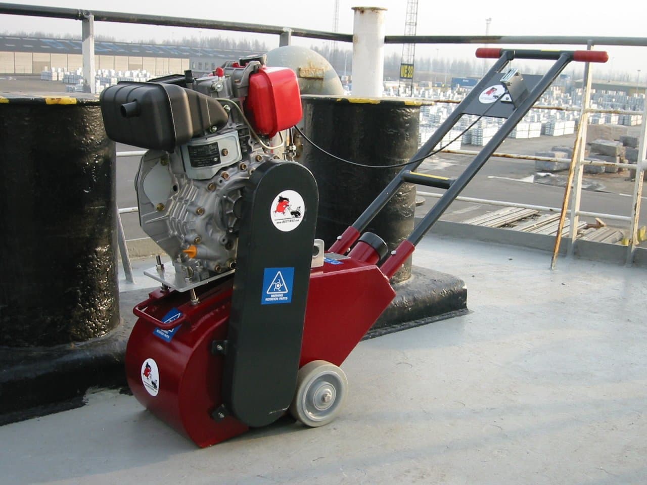 IMPA 591207 – Scaling Machine Diesel, Rustibus 200 W:200mm 7hp