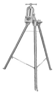 IMPA 613762 – Vise Pipe With Stand, For 8a-50a Pipe 1100mm Height